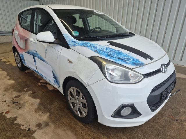2015 Hyundai i10 Trend — 1