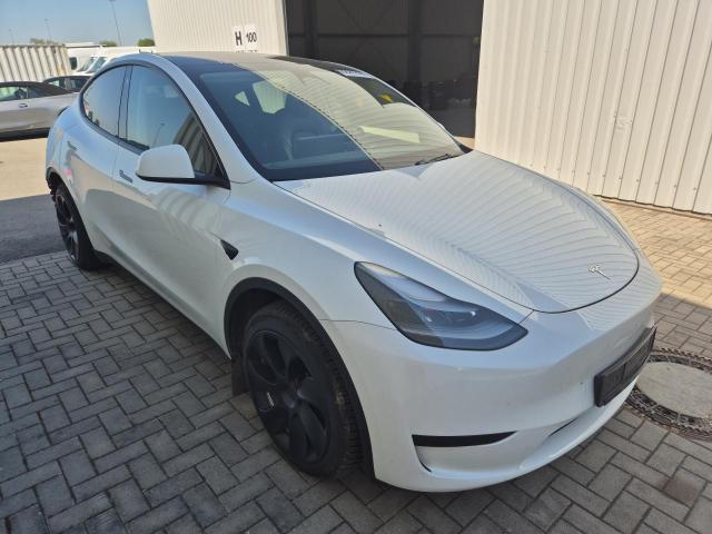 2023 Tesla Model Y Basis RWD — 1