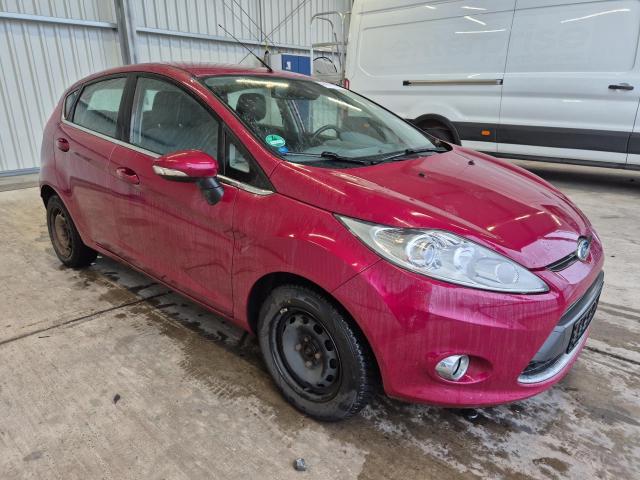 2011 Ford Fiesta Titanium — 1