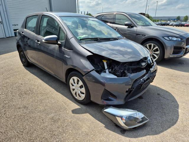2013 Toyota Yaris Hybrid Life — 1