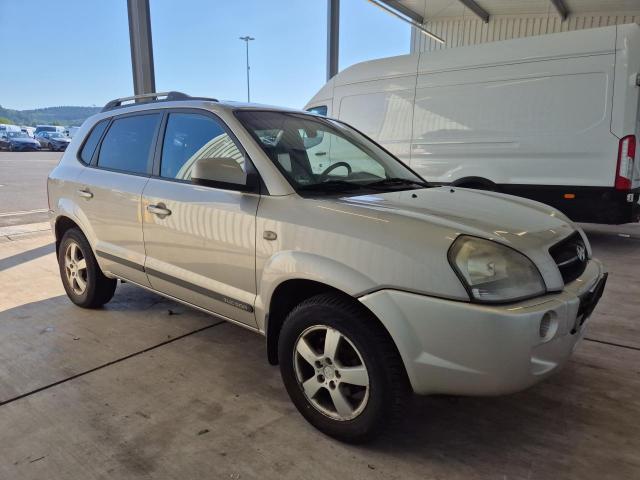 2005 Hyundai Tucson — 1