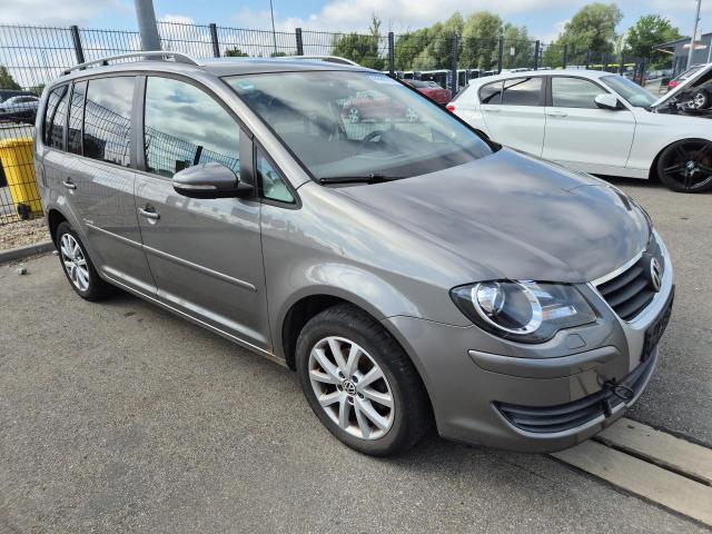 2010 Volkswagen Touran Freestyle — 1