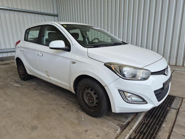 2014 Hyundai i20 FIFA World Cup Edition — 1