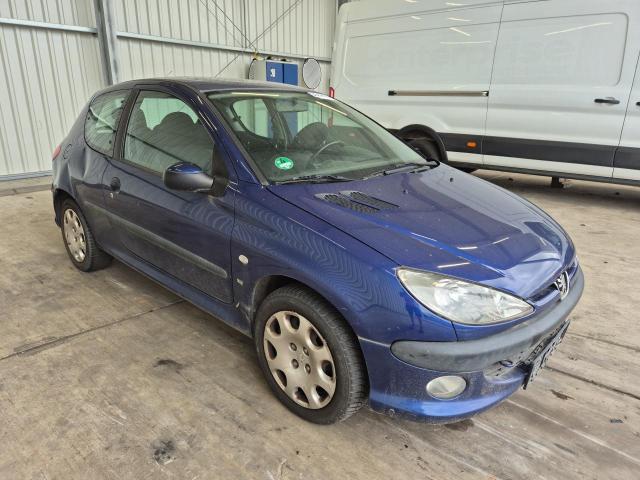 2000 Peugeot 208 — 1
