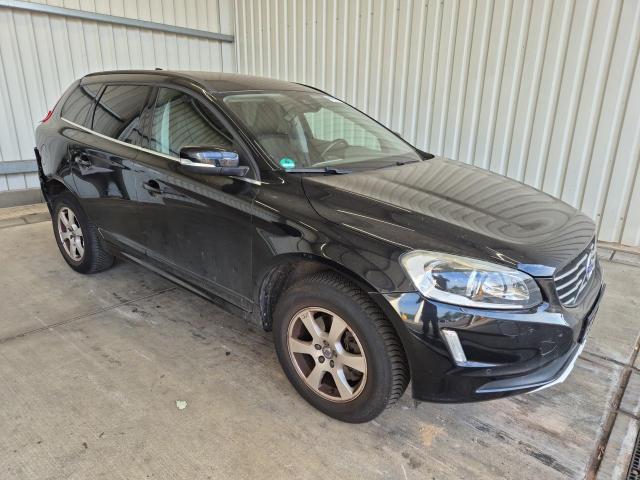2015 Volvo XC60 Momentum AWD — 1