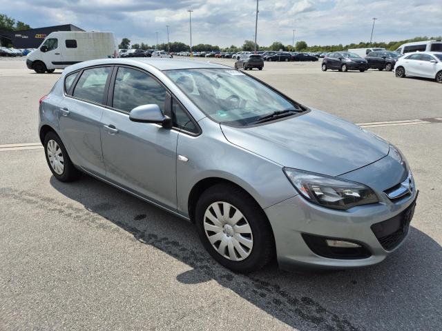 2015 Opel Astra J Lim. Edition — 1