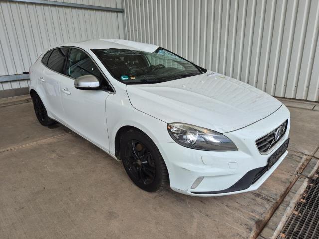 2013 Volvo V40 R-Design — 1