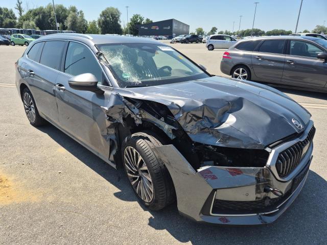 2025 Skoda Superb Combi 1.5 TSI iV 150kW L&K — 1