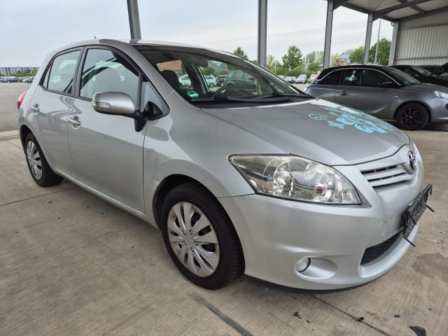 2010 Toyota Auris Life+ — 1
