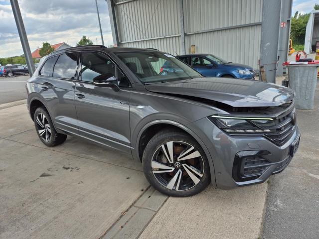 2023 Volkswagen Touareg R-Line 4Motion — 1