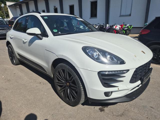 2016 Porsche Macan S — 1