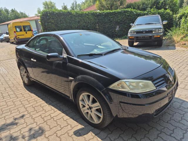 2004 Renault Megane II Coupe / Cabrio Dynamique Luxe — 1