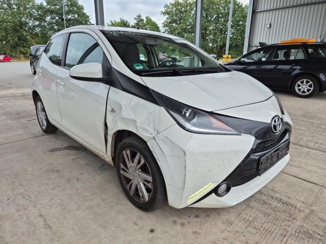 2015 Toyota AYGO x-play touch — 1