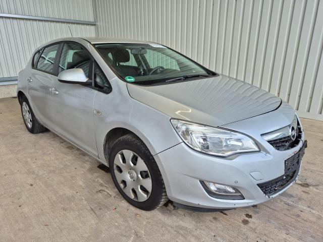2010 Opel Astra J Lim. Edition — 1