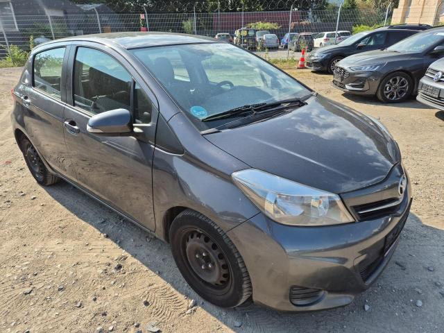2011 Toyota Yaris — 1