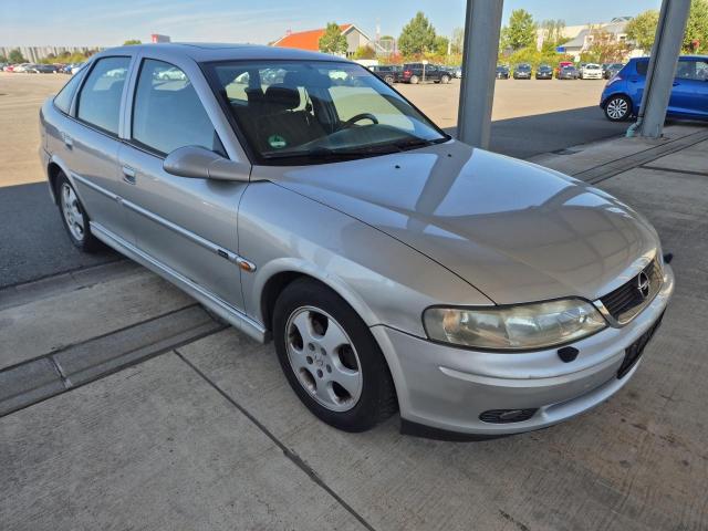 1999 Opel Vectra B. Lim. Edition 100 — 1