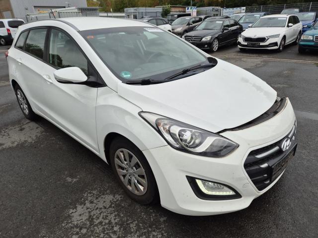 2017 Hyundai i30 cw blue Trend — 1