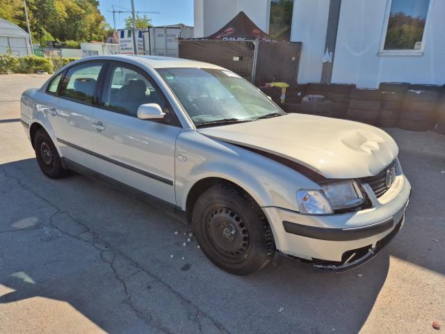 2000 VOLKWAGEN-VW Passat Variant Edition — 1