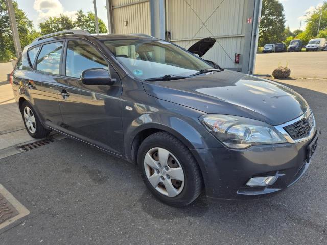 2011 Kia Cee'd Sportswagon Vision — 1