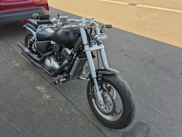 2002 Suzuki VZ800 Marauder — 1