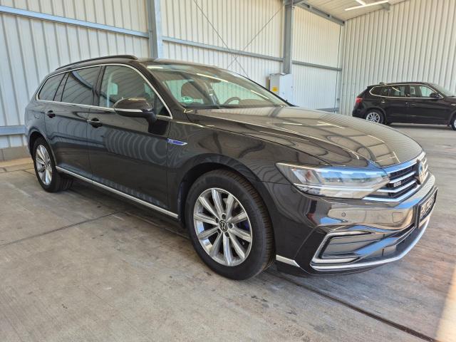 2022 Volkswagen Passat Variant GTE — 1
