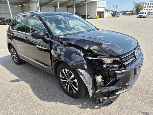 2020 Volkswagen Tiguan Comfortline BMT/Start-Stopp — 1