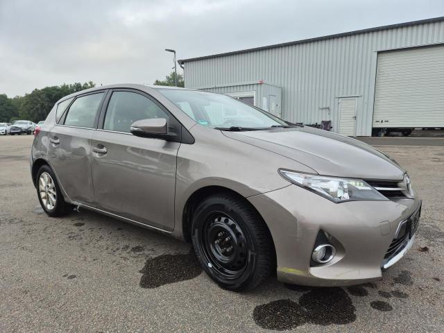 2014 Toyota Auris Life+ — 1