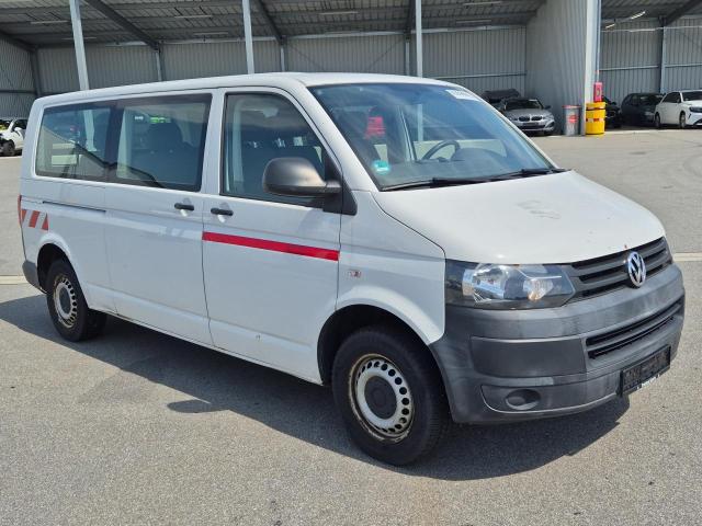 2013 Volkswagen T5 Transporter Bus Caravelle lang Trendline — 1