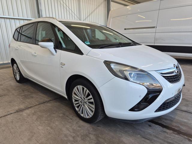 2015 Opel Zafira C Tourer drive — 1