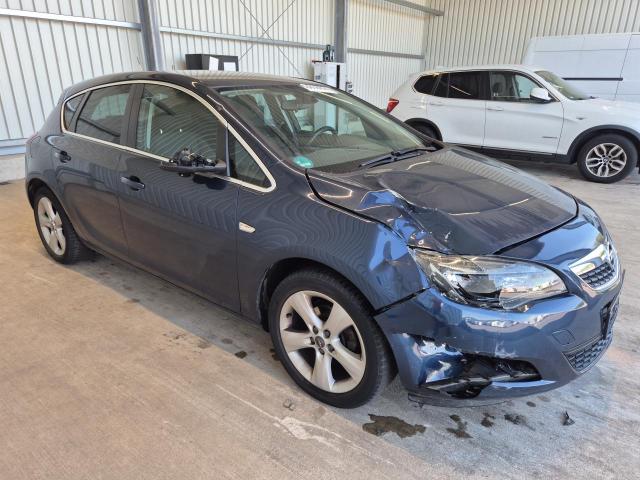 2011 Opel Astra J Lim. Sport — 1