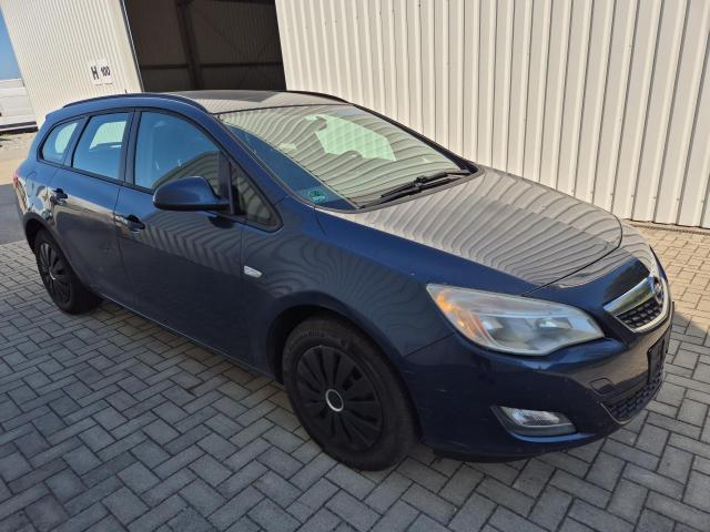 2011 Opel Astra J Sports Tourer Edition — 1