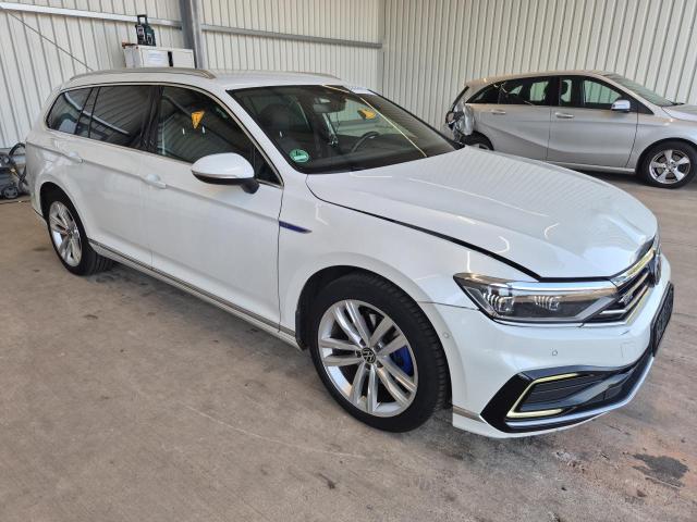 2021 Volkswagen Passat Variant GTE — 1
