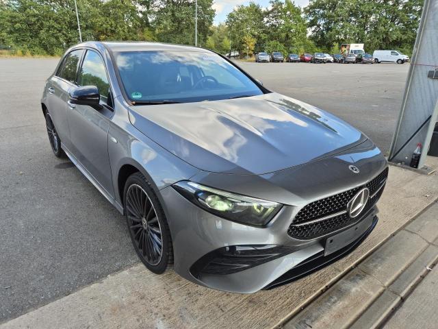 2025 Mercedes-Benz A A 250 e Special Edition — 1