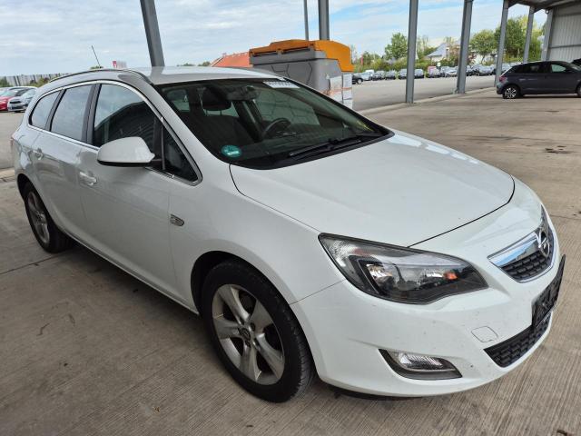 2012 Opel Astra J Sports Tourer Sport — 1