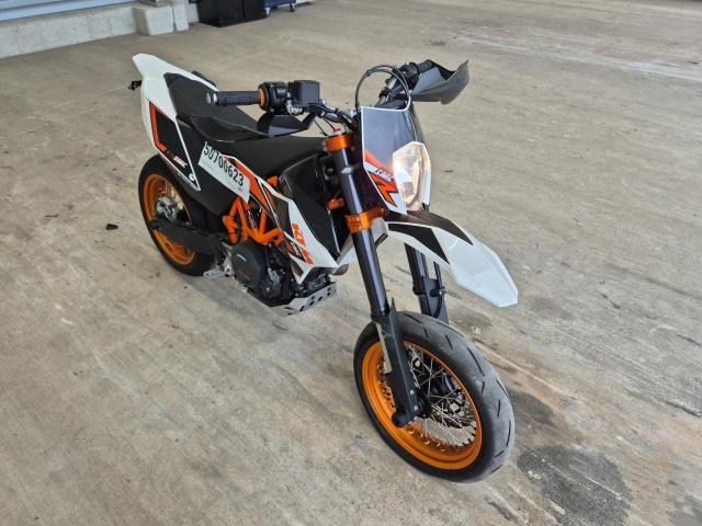 2016 KTM 690 SMC R — 1