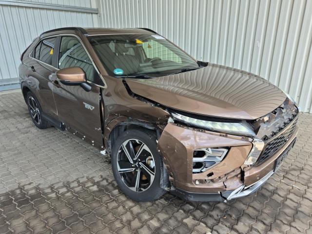 2022 Mitsubishi Eclipse Cross Plus Hybrid 4WD — 1