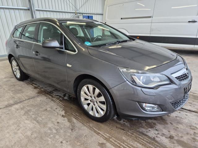 2011 Opel Astra J Sports Tourer Innovation — 1