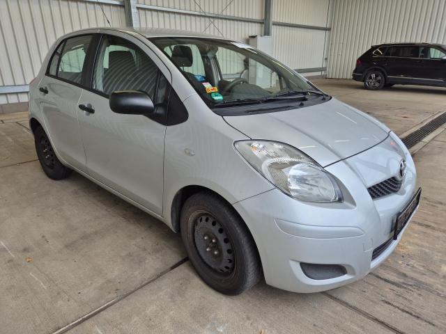 2010 Toyota Yaris Cool — 1
