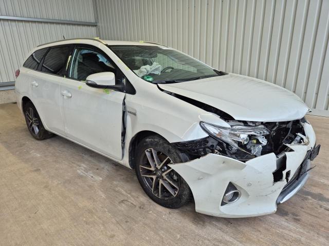 2015 Toyota Auris Touring Sports Hybrid Edition — 1