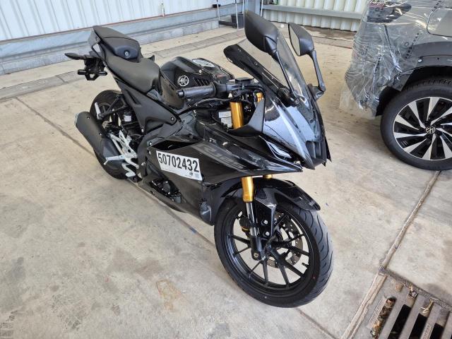 2026 Yamaha YZF-R 125 — 1