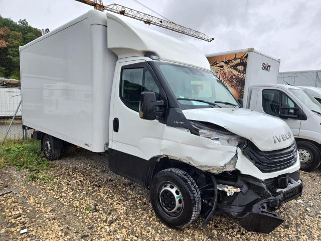 2025 Iveco Daily Koffer + Ladebordwand — 1