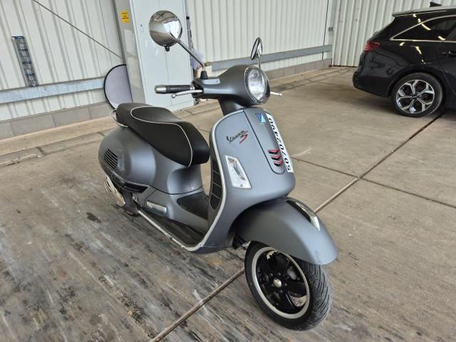 2016 Piaggio Vespa GTS 125 — 1