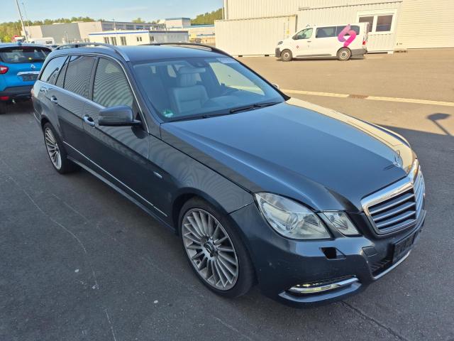 2010 Mercedes-Benz E T-Modell E 300 CDI BlueEfficiency — 1