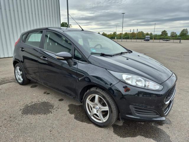 2016 Ford Fiesta Trend — 1