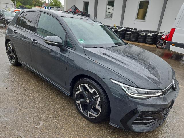 2026 Volkswagen Golf VIII Lim. 1.5 TSI 110 kW R-Line — 1