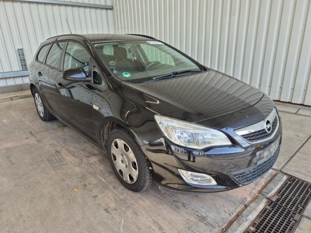 2011 Opel Astra J Sports Tourer Design Edition — 1