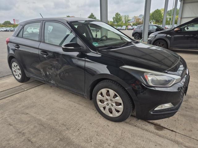 2016 Hyundai i20 Trend — 1