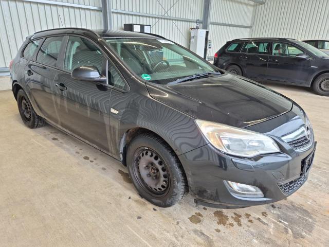 2012 Opel Astra J Sports Tourer Design Edition — 1