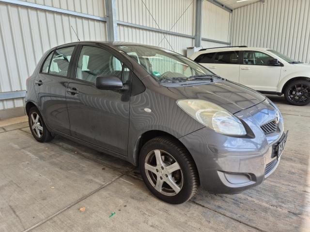 2009 Toyota Yaris Cool — 1