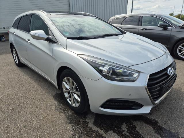 2016 Hyundai i40 cw blue Trend — 1